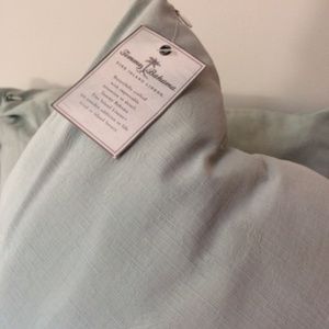 Tommy Bahama Accents - 2 Tommy Bahama Monaco Palm Silk Pillows Seamist Tommy Bahama Accents - 2 Tommy Bahama Monaco Palm Silk Pillows Seamist